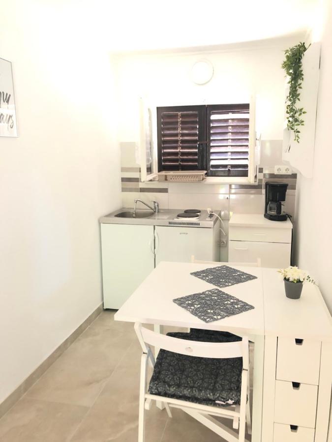 Little House Ljubica Apartment Kampor Екстериор снимка